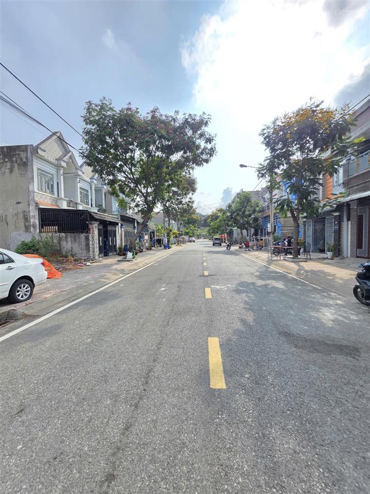 Đất đẹpxây tự do100m2(5x20m)4ty6 còn bớtkdc châu thới (tđc đại học quốc gia)ra ql1k chỉ 300m