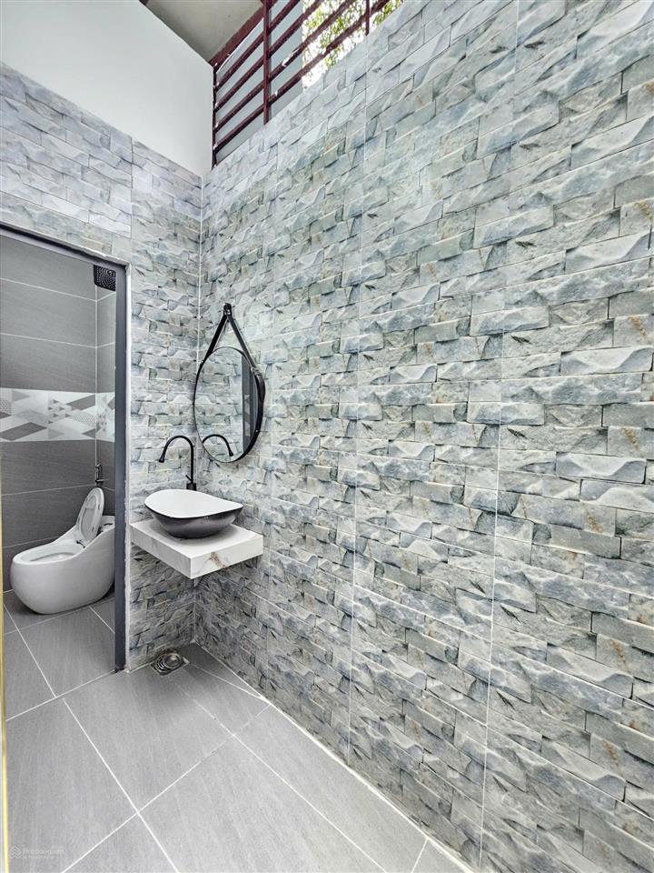 Nhà ngộphoàn côngđầy đủ nội thấtkdc phú hồng thịnh gần ngã tư miếu ông cù, chợ phú phong