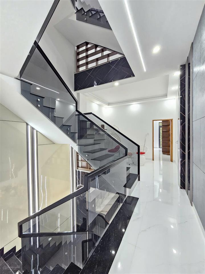 Nhà ngộphoàn côngđầy đủ nội thấtkdc phú hồng thịnh gần ngã tư miếu ông cù, chợ phú phong