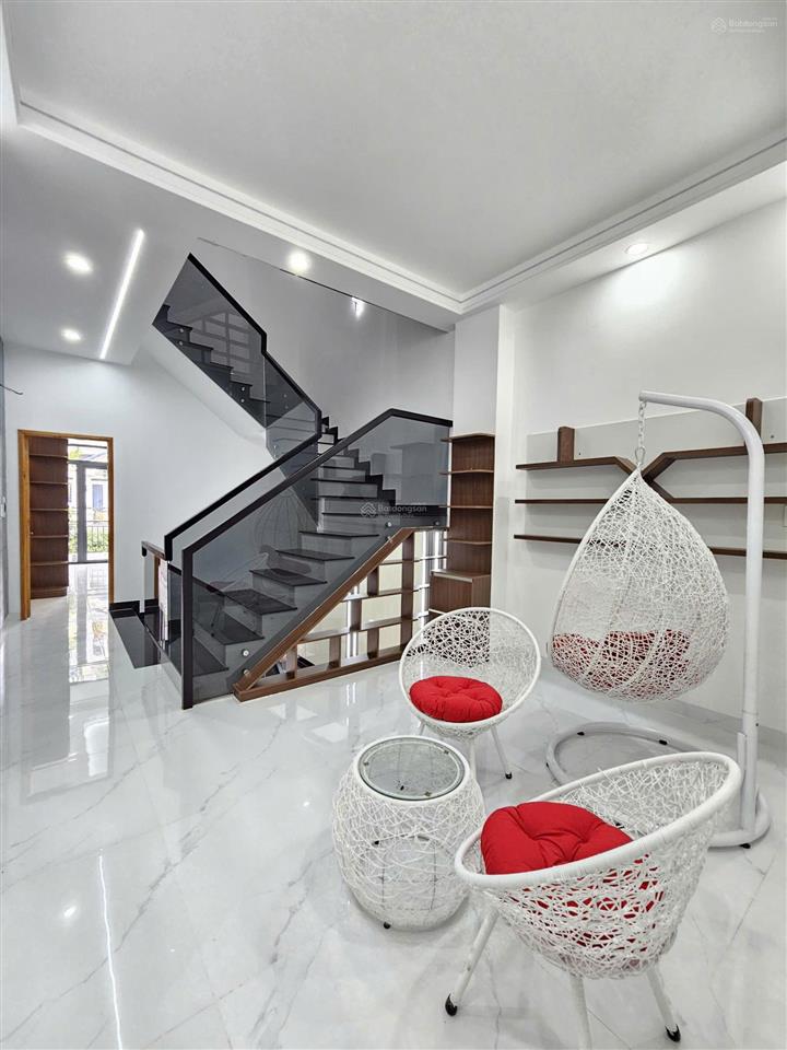 Nhà ngộphoàn côngđầy đủ nội thấtkdc phú hồng thịnh gần ngã tư miếu ông cù, chợ phú phong