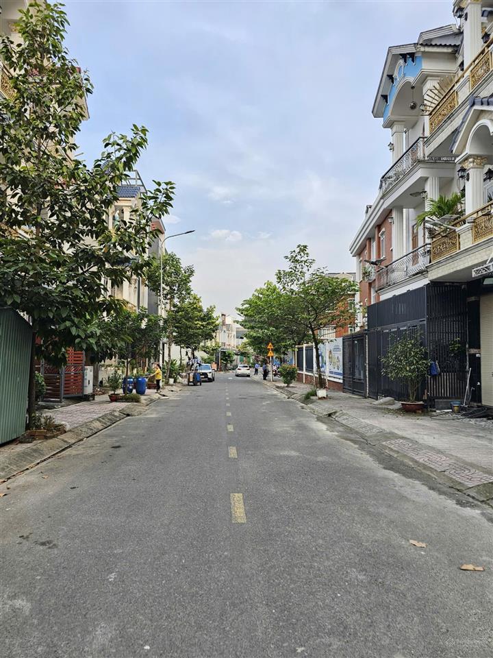 Nhà ngộphoàn côngđầy đủ nội thấtkdc phú hồng thịnh gần ngã tư miếu ông cù, chợ phú phong