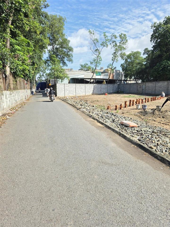 3ty600 tlđất mới tách, giá đầu tư, mặt tiền lê thị út, gần vũng thiện, ngã tư chiêu liêu 300m