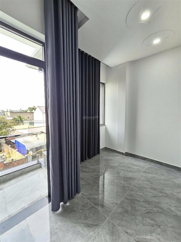 Nhà hoàn công có sân trước và sân sau, mt đường đào duy từ, gần hội trường phường đông hòa
