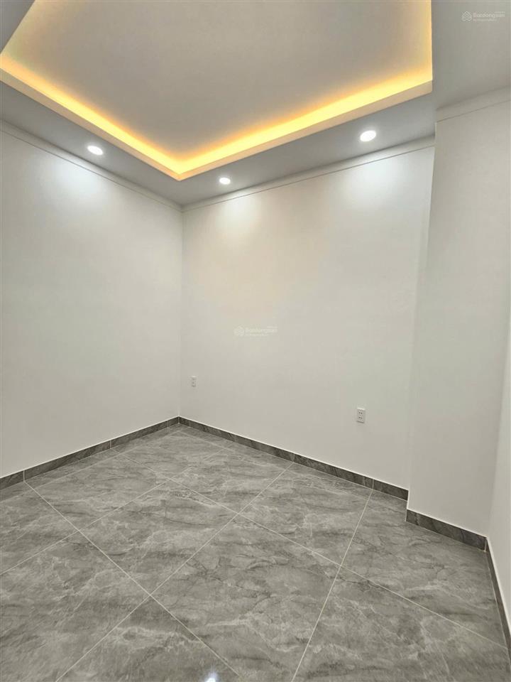 Nhà hoàn công có sân trước và sân sau, mt đường đào duy từ, gần hội trường phường đông hòa