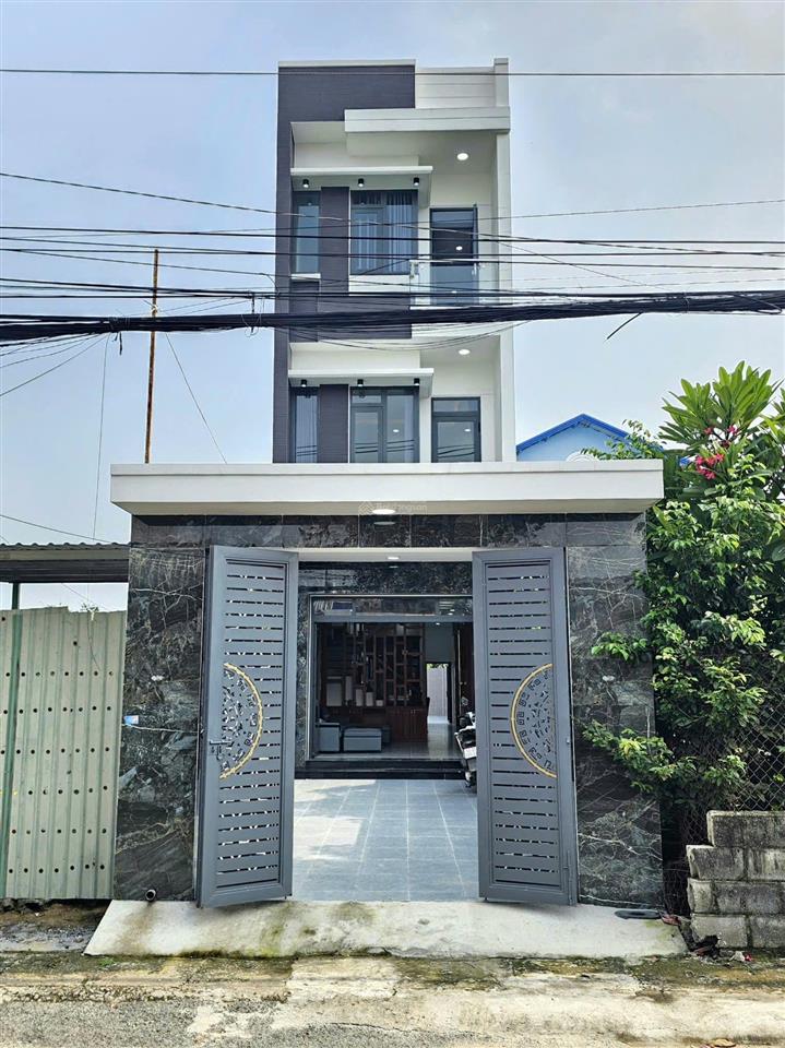 Nhà hoàn công có sân trước và sân sau, mt đường đào duy từ, gần hội trường phường đông hòa