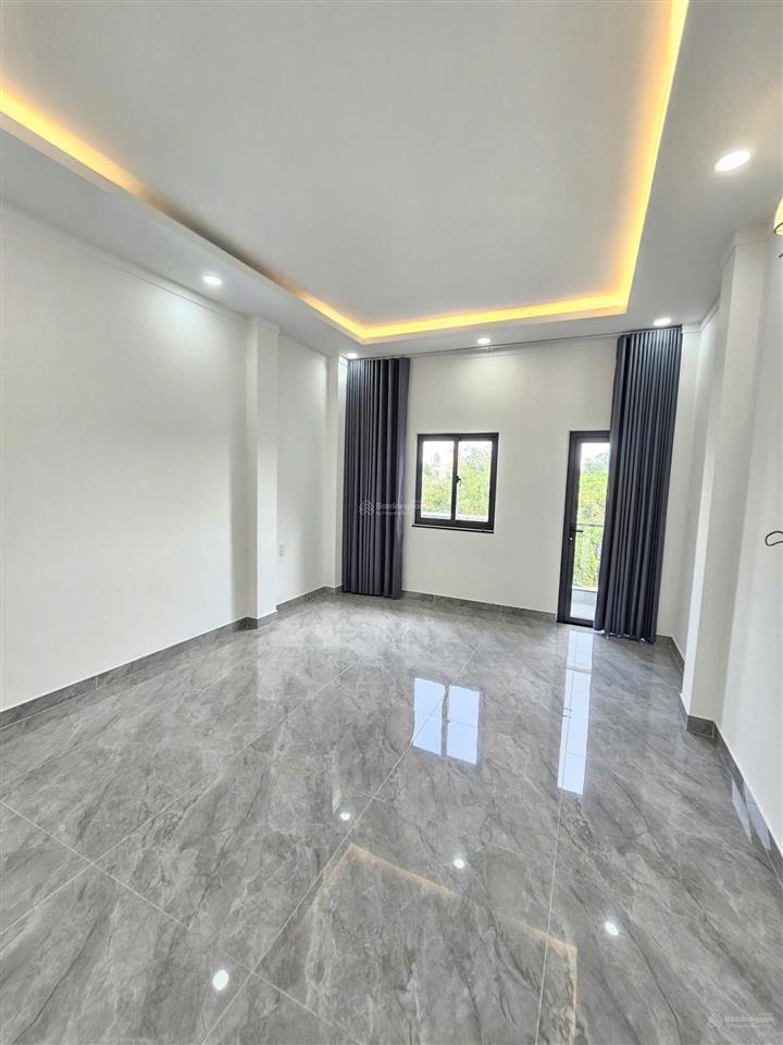 Nhà hoàn công có sân trước và sân sau, mt đường đào duy từ, gần hội trường phường đông hòa