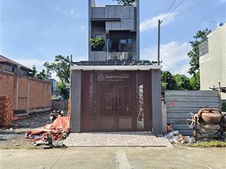 Nhà hoàn công, có sân xe hơi, phòng ngủ dưới, mt cây da xế thông, gần chợ đông hòa, ngã 3 cây lơn