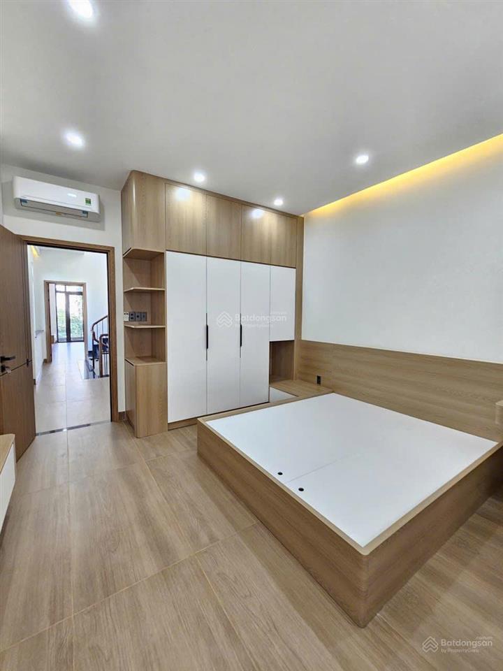 Nhà hoàn công, có sân xe hơi, phòng ngủ dưới, mt cây da xế thông, gần chợ đông hòa, ngã 3 cây lơn