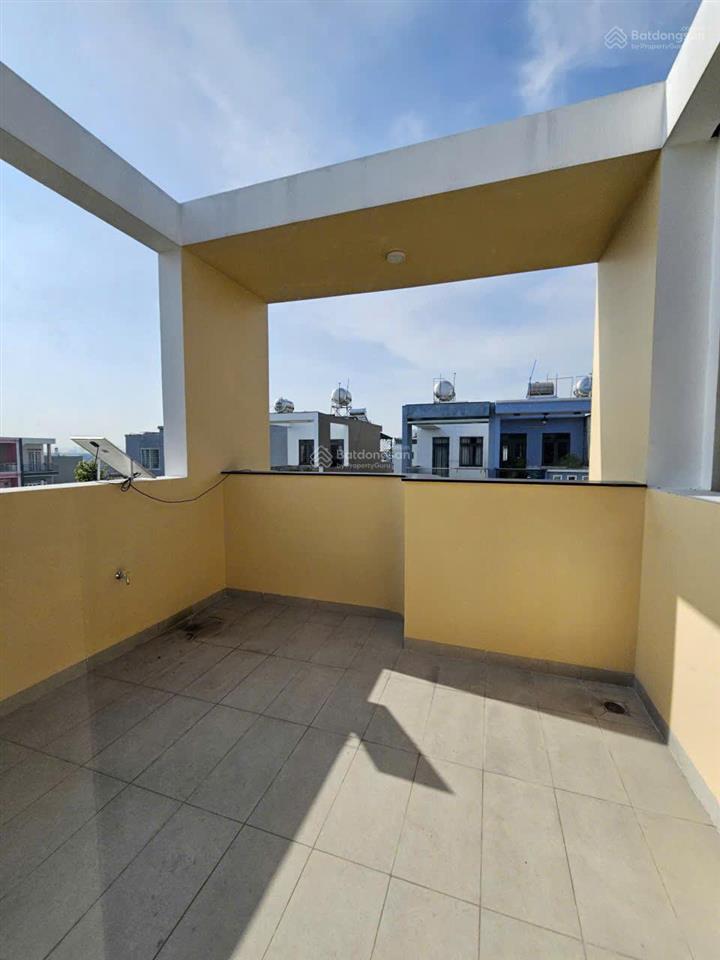 Nhà 3 tấm hoàn công kdc phú hồng thịnh gần làng đại học 1,5km, ra quốc lộ 1k và đt743a chỉ 200m