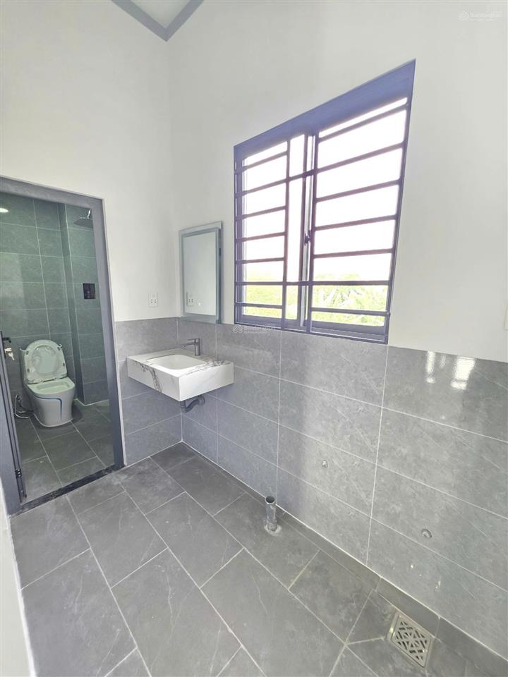 Nhà mới gần ngã tư chiêu liêu, hẻm ra đường trần thị dương, lê hồng phong chỉ 200m, có pn dưới