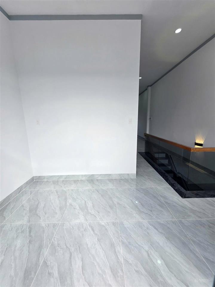 Nhà mới gần ngã tư chiêu liêu, hẻm ra đường trần thị dương, lê hồng phong chỉ 200m, có pn dưới