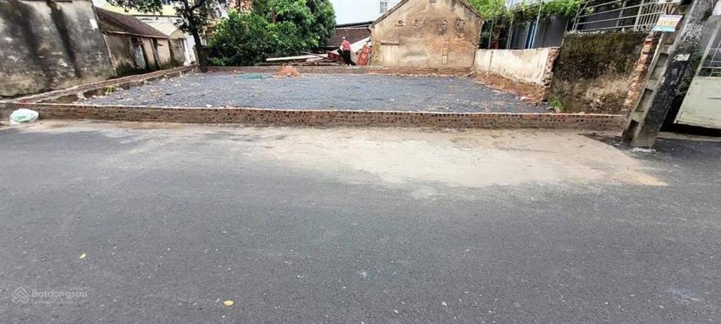 Chính chủ cần bán 2 lô mặt đường kinh doanh. đất tại đồng lệ xã quảng bị (mới).  0972 076 ***