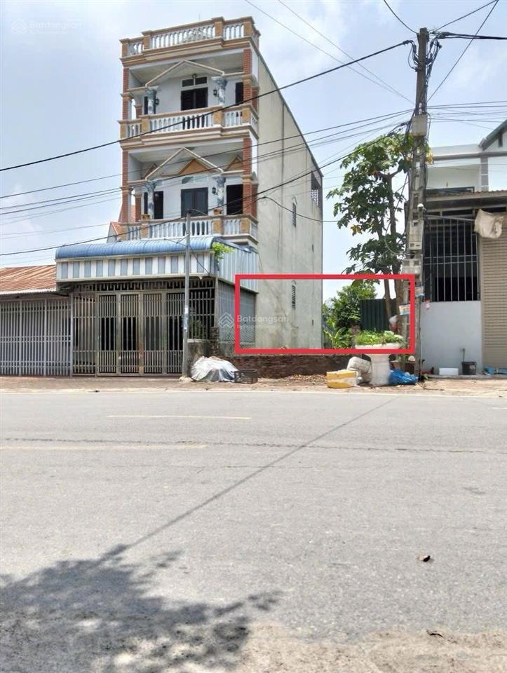 Chính chủ cần bán mặt đường đê đáy phường chương mỹ .trục kinh doanh sầm uất .  0972 076 ***