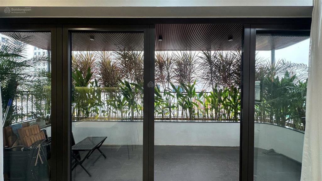 Phòng studio độc lập tầng 6, có thang máy, đầy đủ nội thất cơ bản, có ban công đẹp