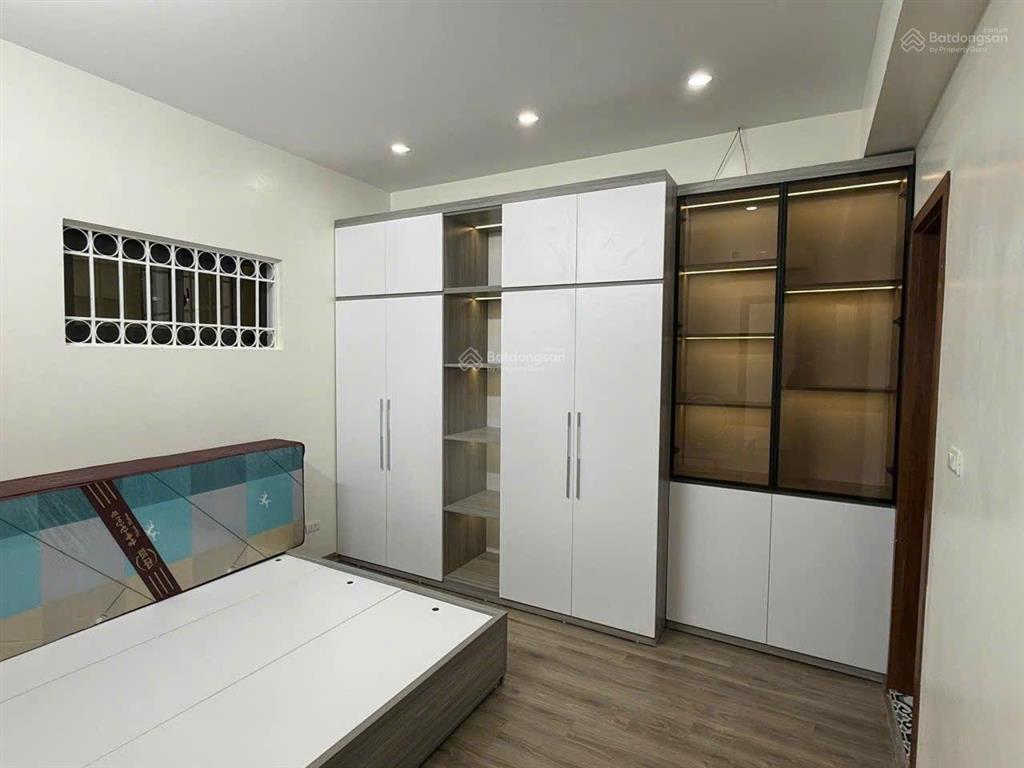 Bán chcc 3pn  2wc tòa ba hàng a 282 lĩnh nam, 5tỷ75 full nội thất, sđcc,  0984 583 ***