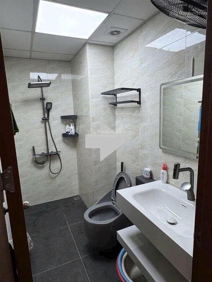 Bán chcc hateco 3pn  2wc hoàng mai, 90 m2, giá 5,6 tỷ full nội thất, sđcc,  0984 583 ***