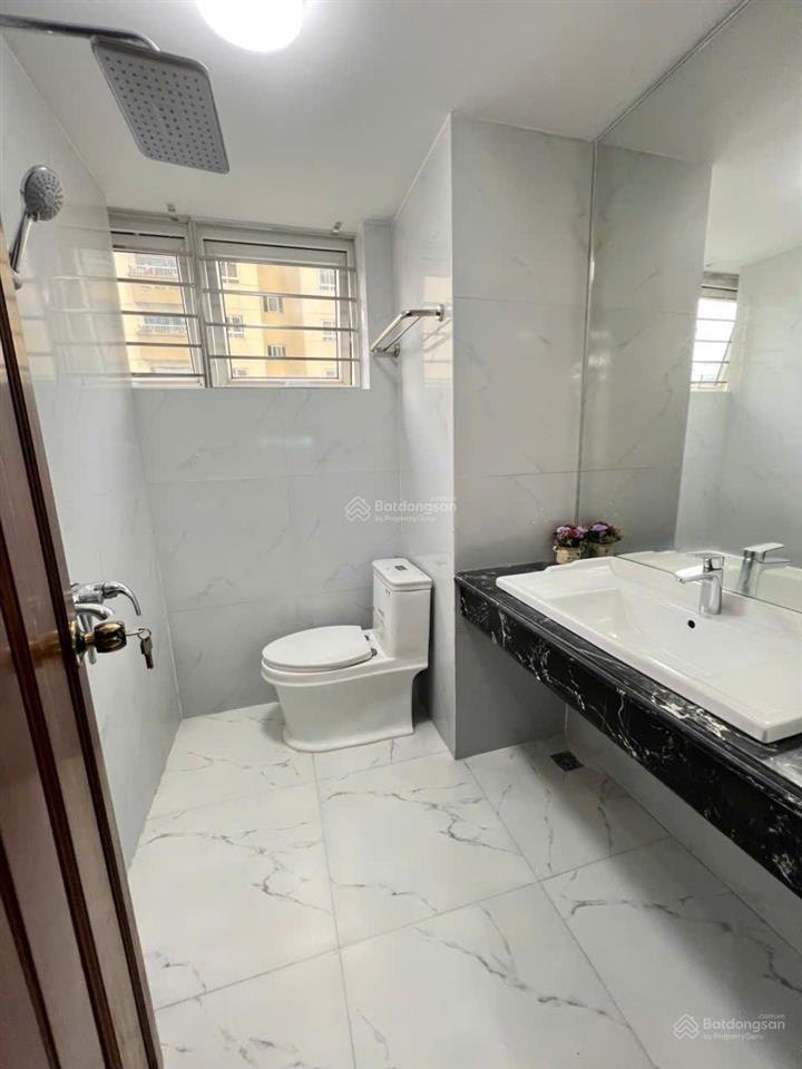 Chính chủ bán nhanh căn hộ n03 trần quý kiên  diện tích 76m2  2pn  giá 6 tỷ có bớt thêm