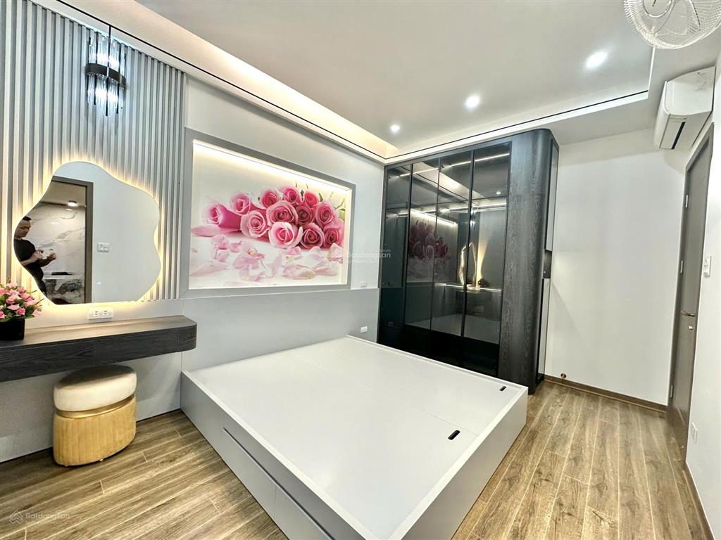 Bán căn hộ mặt phố vũ phạm hàm  diện tích 130m2  thiết kế 4 phòng ngủ full đồ đẹp  giao nhà ngay
