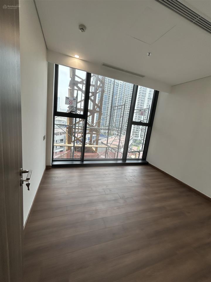 Bán căn 74m2 d11 góc căn đẹp tầng đẹp hh02, giá rẻ nhất thị trường 7.4 tỉ