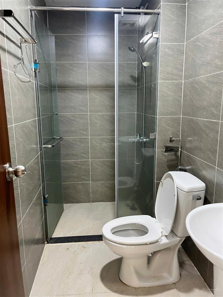 Bán căn shop chung cư green rive quận 8 vừa ở vừa kinh doanh 2 lầu 2 phòng ngủ 3wc 150m2 sổ hồng