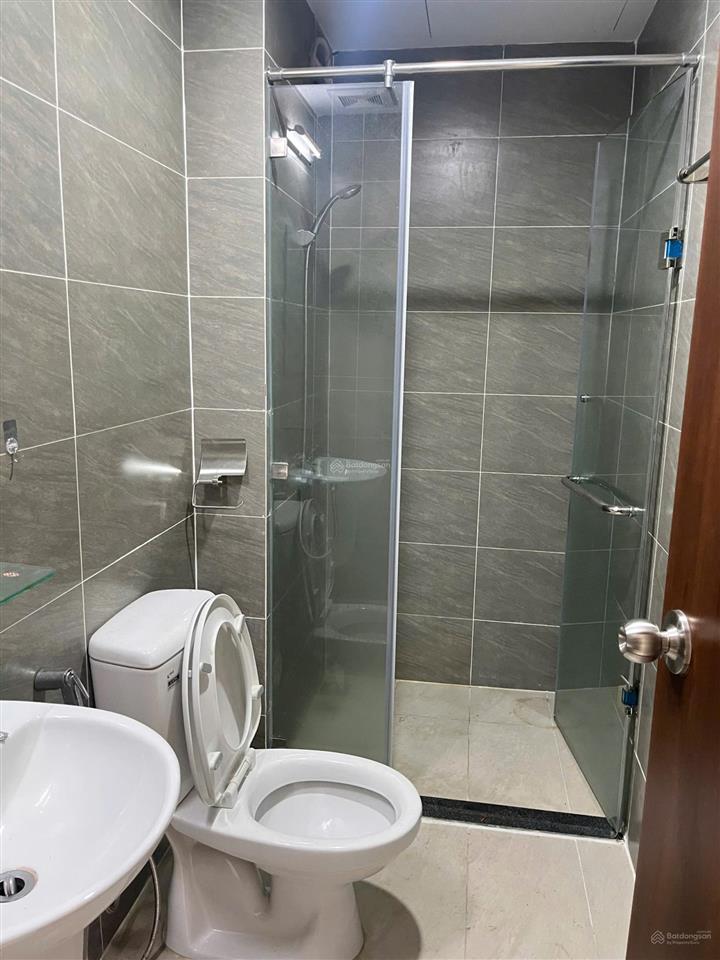 Bán căn shop chung cư green rive quận 8 vừa ở vừa kinh doanh 2 lầu 2 phòng ngủ 3wc 150m2 sổ hồng