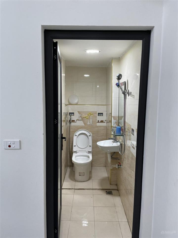 Cho thuê chung cư mini 2pn, 2vs, 65m2 trung tâm quận đống đa