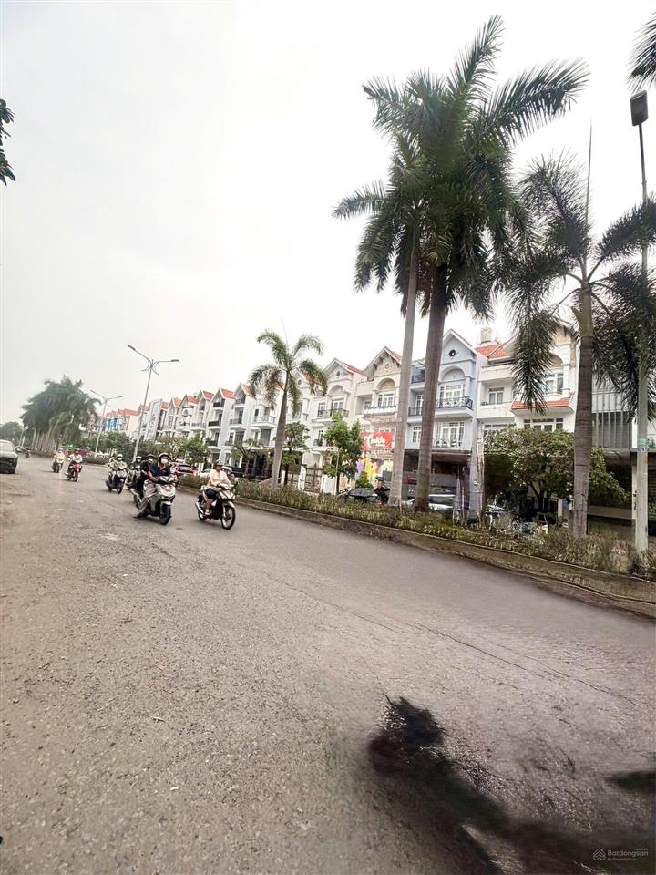 Mặt tiền đường kinh doanh hoàng trọng mậu kdc him lam ngang 5x20m giá 42,5 tỷ tl quận 7