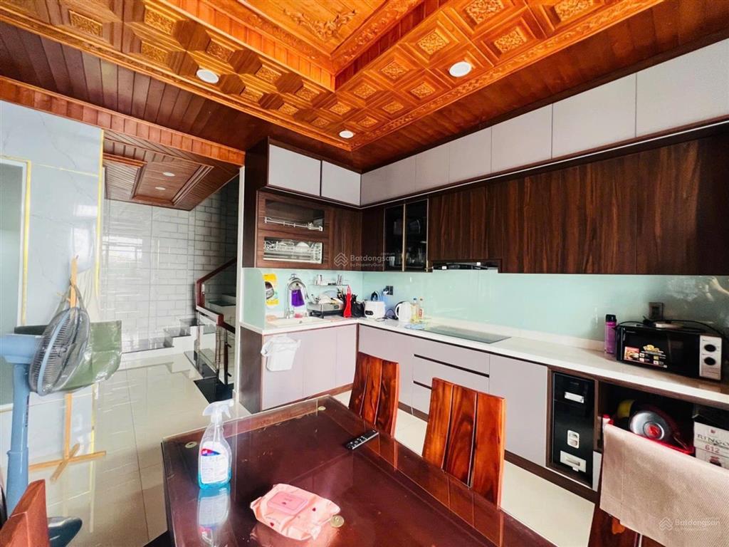 Bán nhà mặt tiền kinh doanh chợ bùi văn ba 5 tầng ngang 4,8x17m giá 10 tỷ tl quận 7
