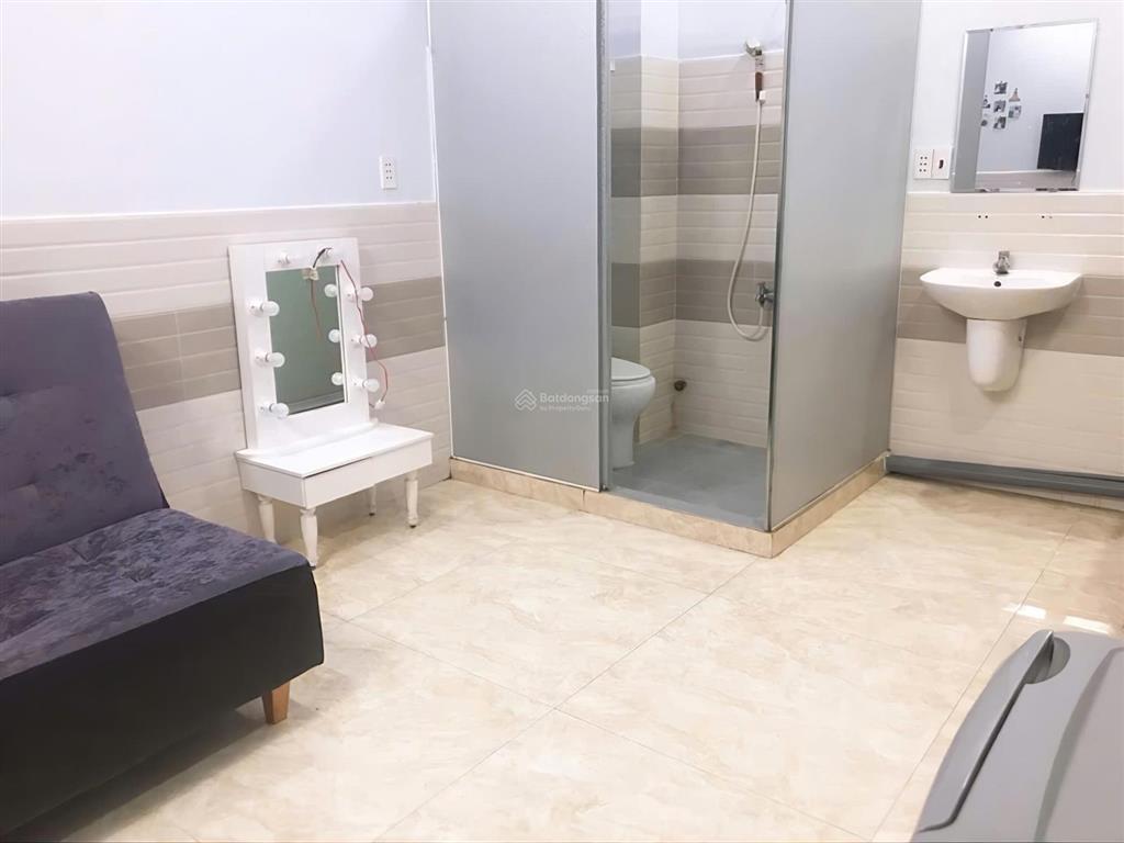 Bán nhà 5 tầng mặt tiền đường kinh doanh gần him lam quận 7  ngang 5x14m chỉ 13,3 tỷ tl