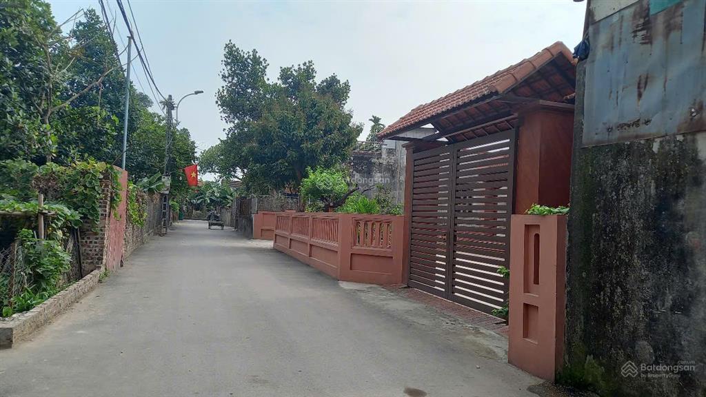Bán cắt lỗ đất giáp trung châu a, đan phượng, ô tô đỗ cửa, 15m ô tô tránh, nở hậu, chỉ hơn 1 tỷ.