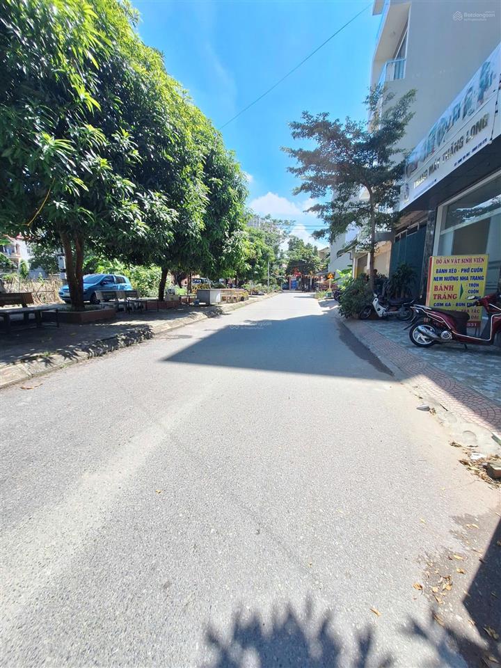 Cho thuê nhà khu dịch vụ thăng long 9, 60m2, trục chính, kinh doanh nhỏ, văn phòng, đỗ xe thoải mái