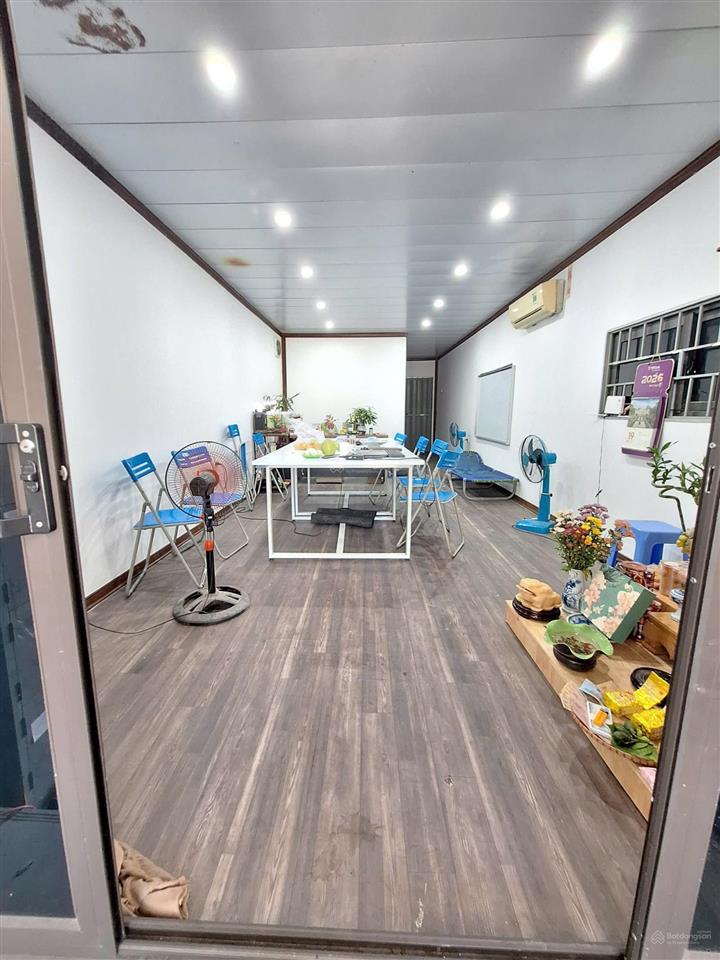 Cho thuê nhà khu dịch vụ thăng long 9, 60m2, trục chính, kinh doanh nhỏ, văn phòng, đỗ xe thoải mái