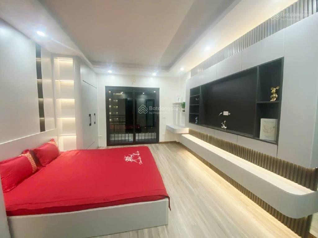 Nhà đẹp full nội thất ở ngay phố dương văn bé  vĩnh tuy  hai bà trưng sổ riêng 30m 5 tầng 8,3 tỷ