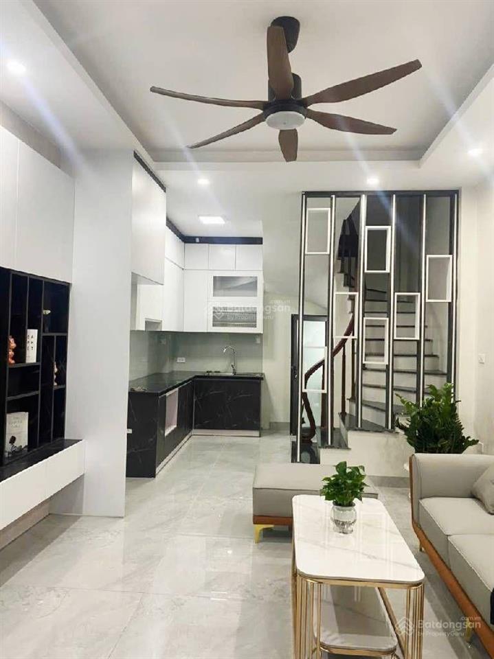Nhà đẹp full nội thất ở ngay phố dương văn bé  vĩnh tuy  hai bà trưng sổ riêng 30m 5 tầng 8,3 tỷ