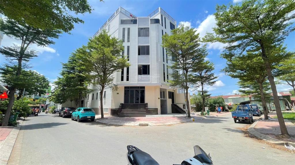 Bán gấp căn góc 2mt kdc kim sơn q7 5x20m, hầm 4 tầng, có thang máy vị trí kinh doanh sầm uất