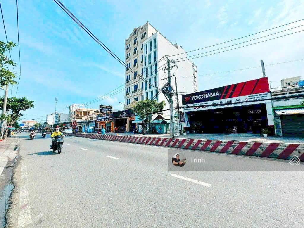 Bán nhà (11x30m) mặt tiền huỳnh tấn phát, p. phú thuận, quận 7