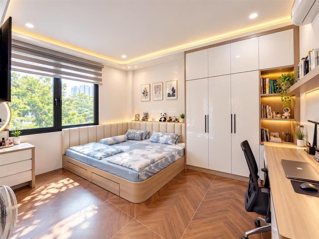 Chủ ngộp bán gấp nhà mới gần kdc him lam q7 ngang 8,4m thang máy chỉ 26 tỷ