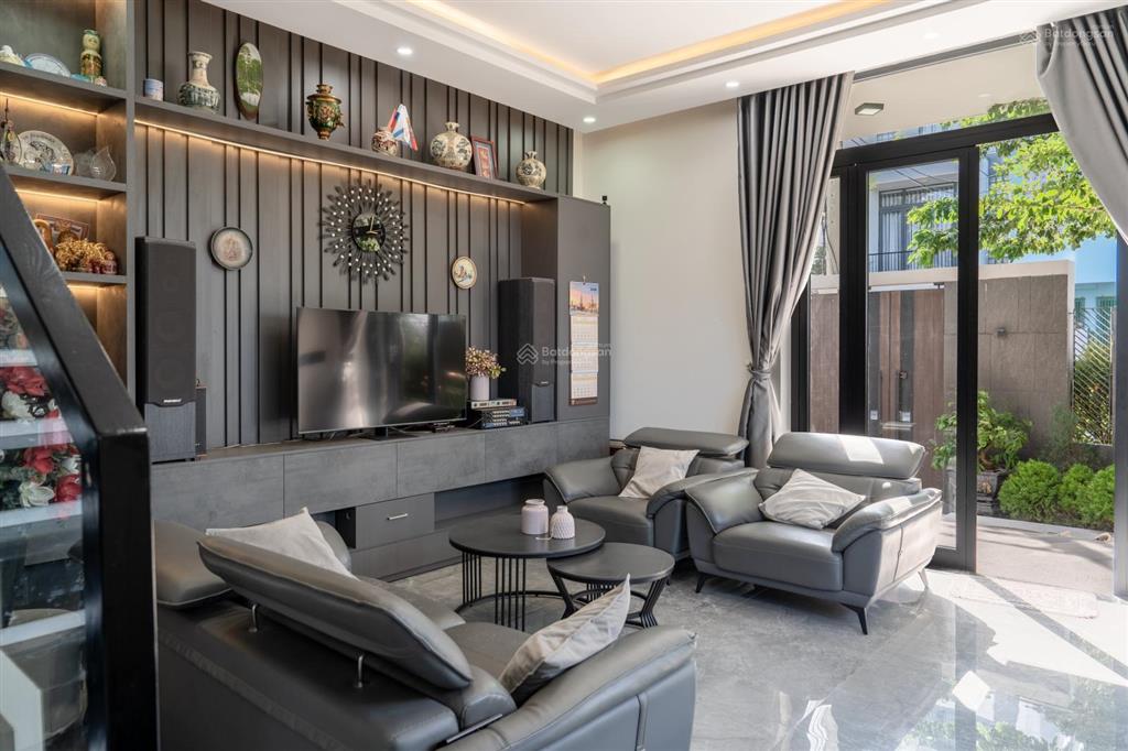 Chính chủ bán bt góc 2 mặt tiền