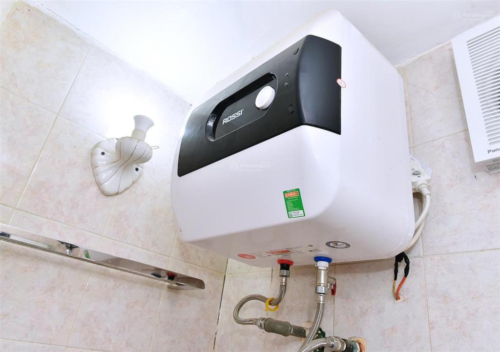 Cho thuê nhà riêng cầu giấy 2,5 tầng full nội thất  2pn, có sân để xe, chỉ 10,5 tr/th. 0978 791 ***