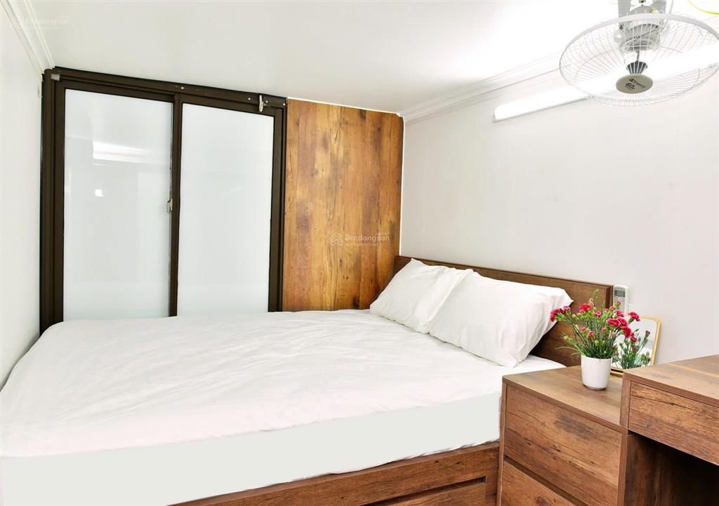 Cho thuê nhà riêng cầu giấy 2,5 tầng full nội thất  2pn, có sân để xe, chỉ 10,5 tr/th. 0978 791 ***