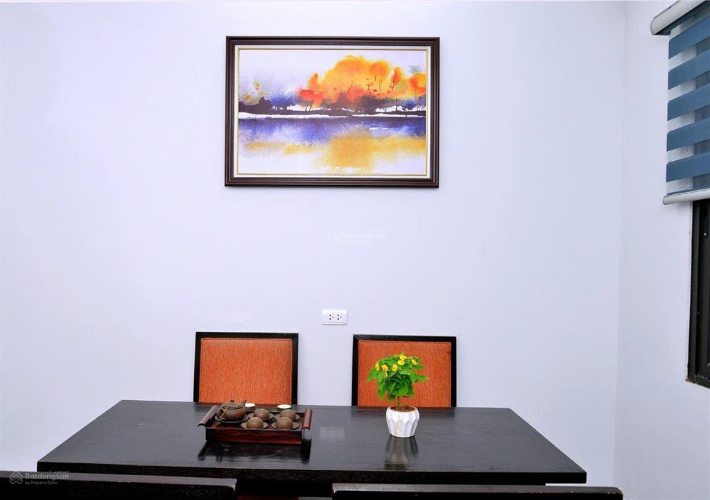 Cho thuê nhà 2 tầng ngõ 165 dương quảng hàm, cầu giấy  giá 12 tr/tháng