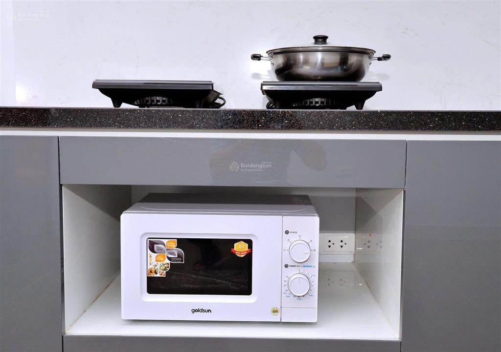 Cho thuê nhà 2 tầng ngõ 165 dương quảng hàm, cầu giấy  giá 12 tr/tháng
