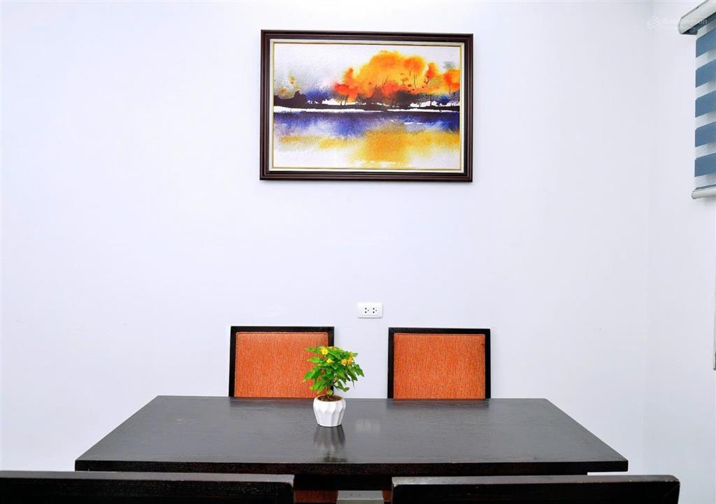 Cho thuê nhà 2 tầng ngõ 165 dương quảng hàm, cầu giấy  giá 12 tr/tháng