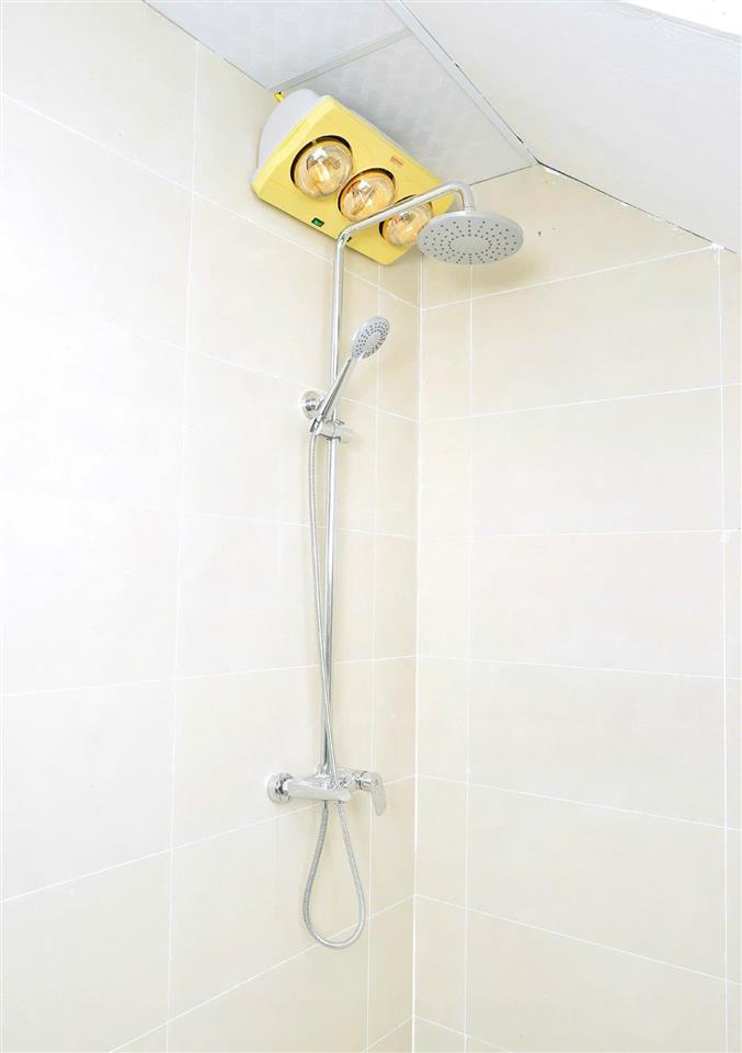 Cho thuê nhà 2 tầng ngõ 165 dương quảng hàm, cầu giấy  giá 12 tr/tháng