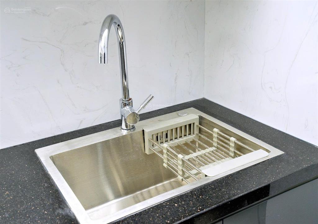 Cho thuê nhà 2 tầng ngõ 165 dương quảng hàm, cầu giấy  giá 12 tr/tháng