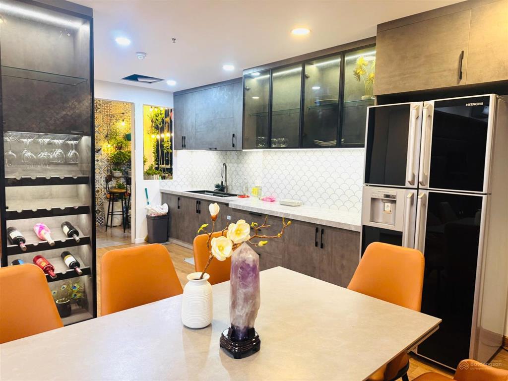 Thật cần bán căn hộ sunrise city south 3pn 138m2 view sông cực hiếm nhà đẹp lầu cao