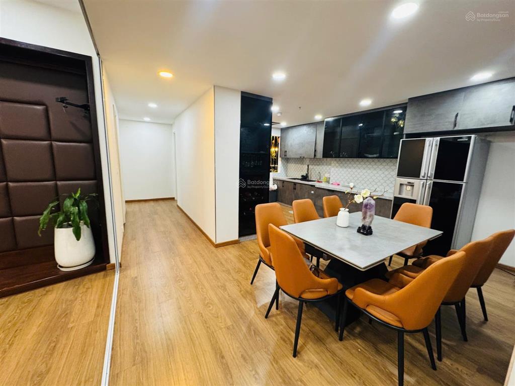 Thật cần bán căn hộ sunrise city south 3pn 138m2 view sông cực hiếm nhà đẹp lầu cao