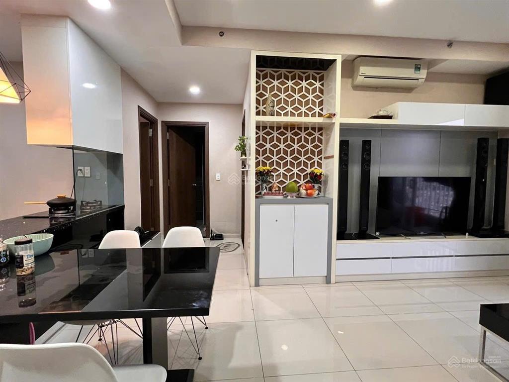 Ảnh thật bán căn hộ sunrise city 67m2, 2 phòng ngủ, có ban công 4 mét giá 6 tỷ, view đông