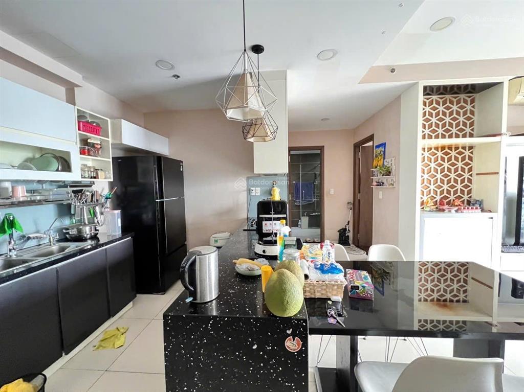 Ảnh thật bán căn hộ sunrise city 67m2, 2 phòng ngủ, có ban công 4 mét giá 6 tỷ, view đông