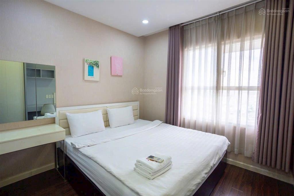 Ảnh thật bán căn hộ sunrise city 67m2, 2 phòng ngủ, có ban công 4 mét giá 6 tỷ, view đông